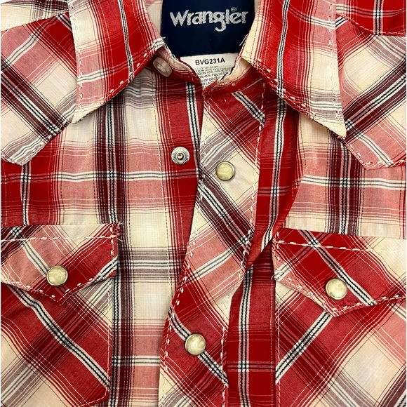 Wrangler ~ Boys long sleeve, snap front button down. Size 5/6 - Picture 3 of 4